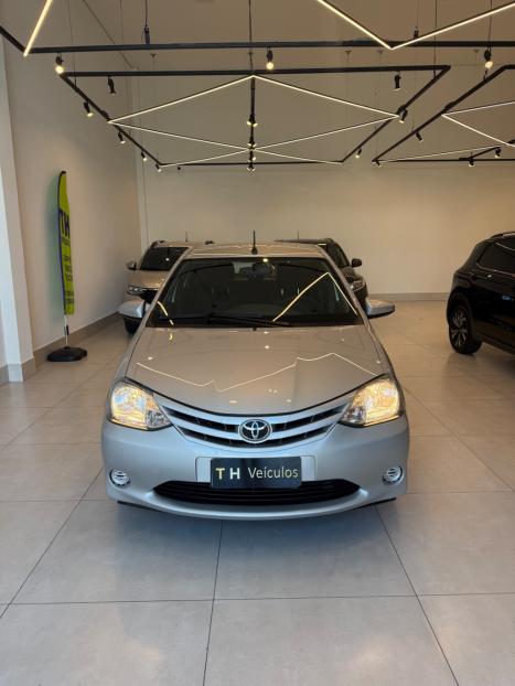 TOYOTA Etios Hatch 1.3 16V 4P FLEX X, Foto 1