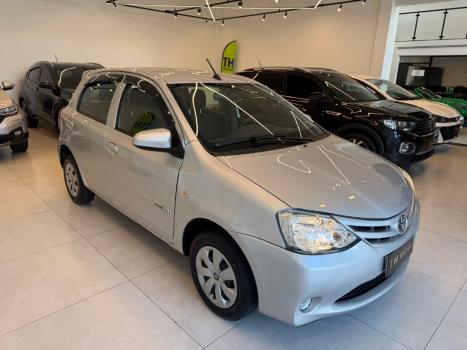 TOYOTA Etios Hatch 1.3 16V 4P FLEX X, Foto 2