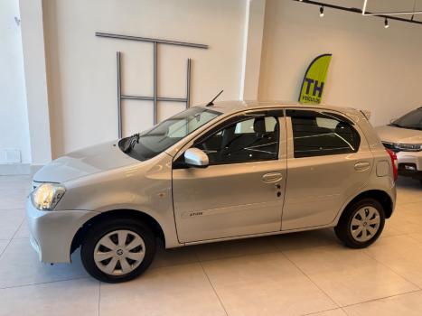 TOYOTA Etios Hatch 1.3 16V 4P FLEX X, Foto 4