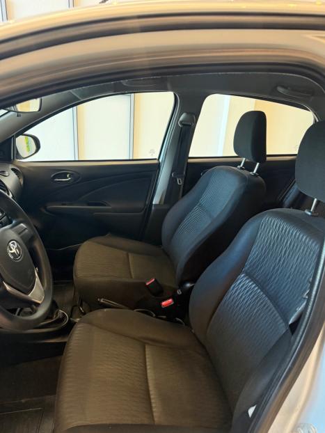 TOYOTA Etios Hatch 1.3 16V 4P FLEX X, Foto 5