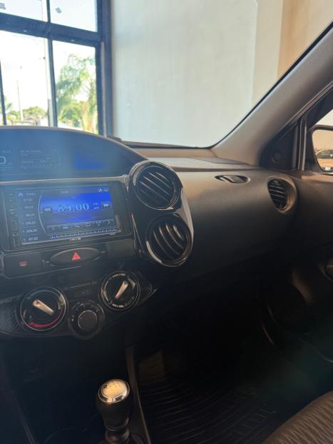 TOYOTA Etios Hatch 1.3 16V 4P FLEX X, Foto 9
