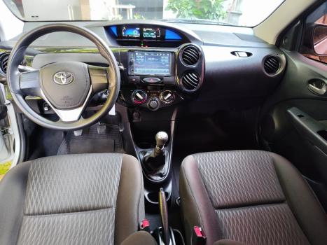TOYOTA Etios Hatch 1.3 16V 4P FLEX X, Foto 10