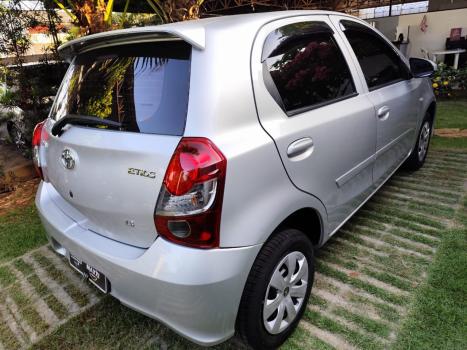 TOYOTA Etios Hatch 1.3 16V 4P FLEX X, Foto 13