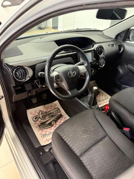 TOYOTA Etios Hatch 1.5 16V 4P FLEX XLS, Foto 2