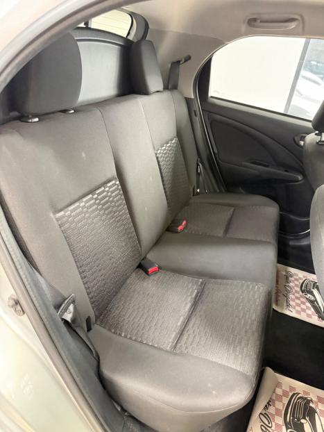 TOYOTA Etios Hatch 1.5 16V 4P FLEX XLS, Foto 13