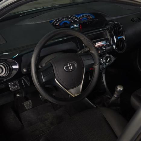TOYOTA Etios Hatch 1.3 16V 4P FLEX X, Foto 4