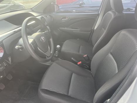 TOYOTA Etios Hatch 1.3 16V 4P FLEX X, Foto 6