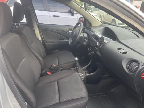 TOYOTA Etios Hatch 1.3 16V 4P FLEX X, Foto 7