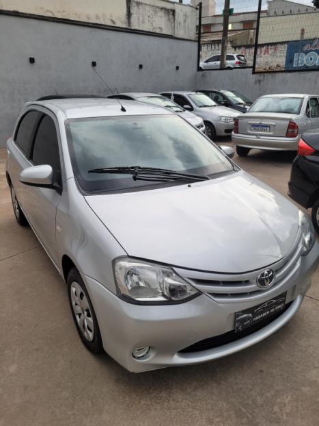 TOYOTA Etios Hatch 1.5 16V 4P FLEX XS, Foto 2