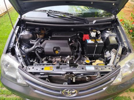 TOYOTA Etios Hatch 1.3 16V 4P FLEX X, Foto 2