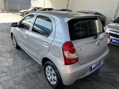 TOYOTA Etios Hatch 1.3 16V 4P FLEX X, Foto 6