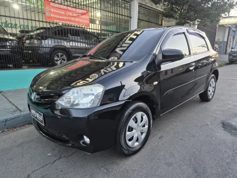 TOYOTA Etios Hatch 1.3 16V 4P FLEX X, Foto 2