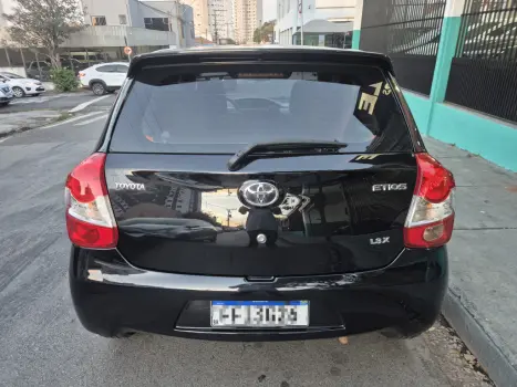 TOYOTA Etios Hatch 1.3 16V 4P FLEX X, Foto 6