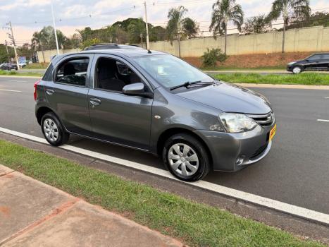 TOYOTA Etios Hatch 1.3 16V 4P FLEX X, Foto 3