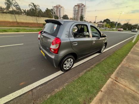 TOYOTA Etios Hatch 1.3 16V 4P FLEX X, Foto 4