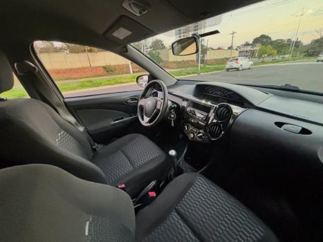 TOYOTA Etios Hatch 1.3 16V 4P FLEX X, Foto 9