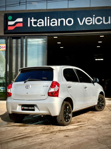 TOYOTA Etios Hatch 1.3 16V 4P FLEX XS, Foto 7