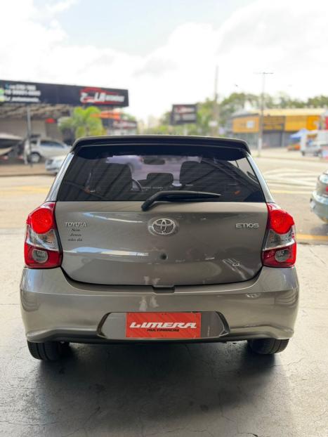TOYOTA Etios Hatch 1.5 16V 4P FLEX X PLUS AUTOM�TICO, Foto 4