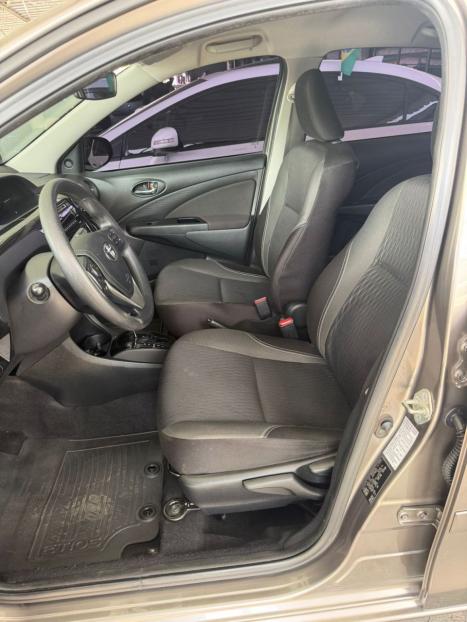TOYOTA Etios Hatch 1.5 16V 4P FLEX X PLUS AUTOM�TICO, Foto 8