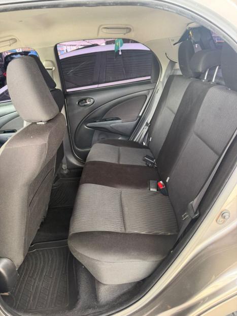 TOYOTA Etios Hatch 1.5 16V 4P FLEX X PLUS AUTOM�TICO, Foto 9