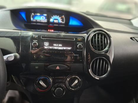 TOYOTA Etios Hatch 1.5 16V 4P FLEX XS AUTOM�TICO, Foto 8