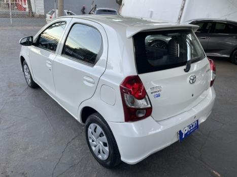 TOYOTA Etios Hatch 1.3 16V 4P FLEX X AUTOM�TICO, Foto 7