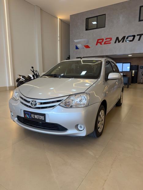 TOYOTA Etios Hatch 1.3 16V 4P FLEX, Foto 6