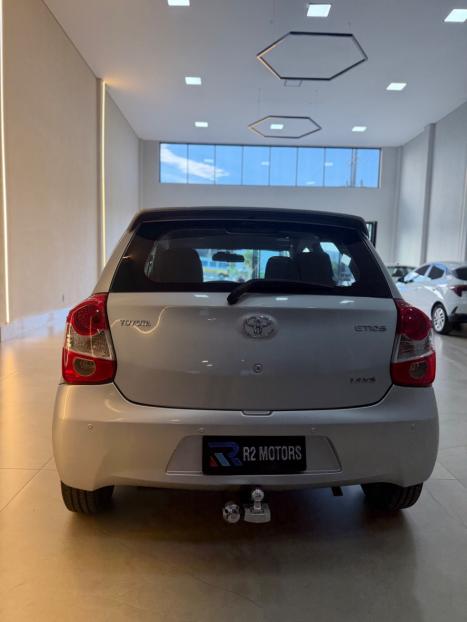 TOYOTA Etios Hatch 1.3 16V 4P FLEX, Foto 7