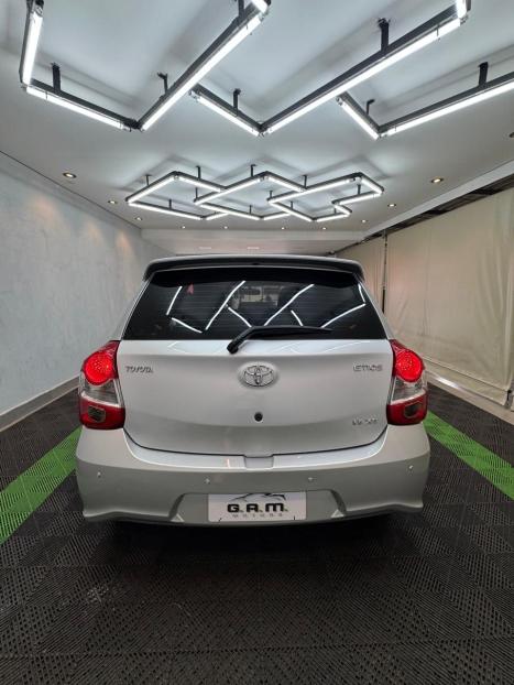 TOYOTA Etios Hatch 1.5 16V 4P FLEX XS AUTOM�TICO, Foto 5