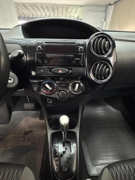 TOYOTA Etios Hatch 1.5 16V 4P FLEX XS AUTOM�TICO, Foto 9