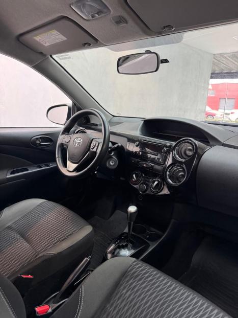 TOYOTA Etios Hatch 1.5 16V 4P FLEX XS AUTOM�TICO, Foto 11
