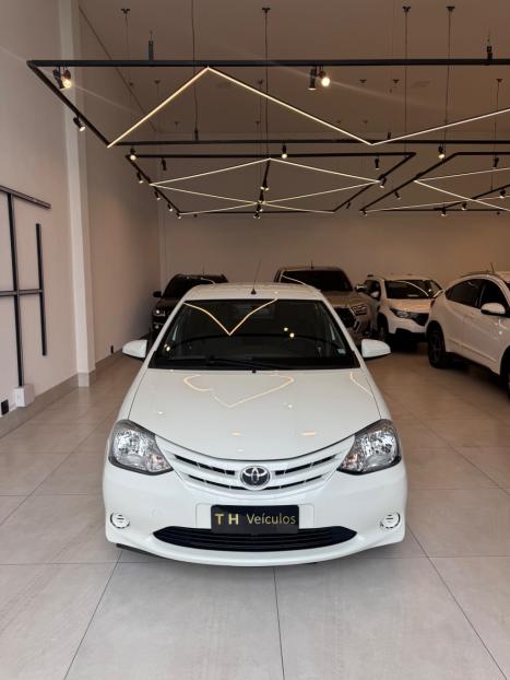 TOYOTA Etios Hatch 1.3 16V 4P FLEX X, Foto 1