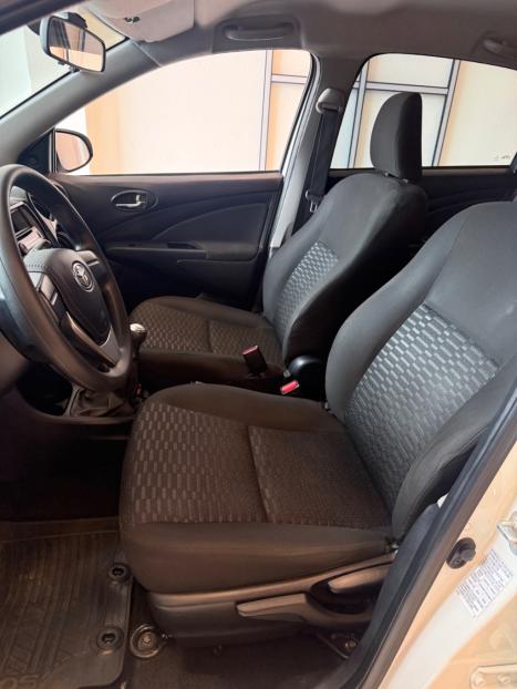 TOYOTA Etios Hatch 1.3 16V 4P FLEX X, Foto 4