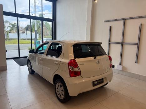 TOYOTA Etios Hatch 1.3 16V 4P FLEX X, Foto 10