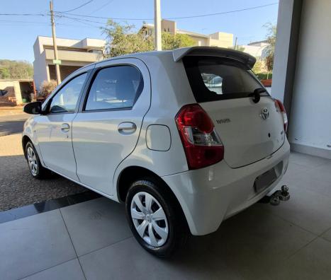 TOYOTA Etios Hatch 1.5 16V 4P FLEX XS, Foto 2