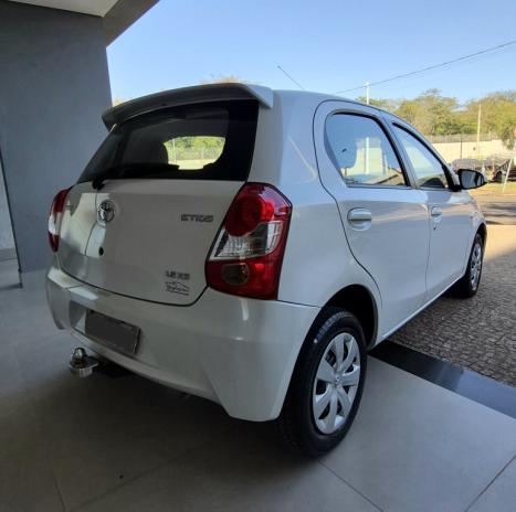 TOYOTA Etios Hatch 1.5 16V 4P FLEX XS, Foto 4
