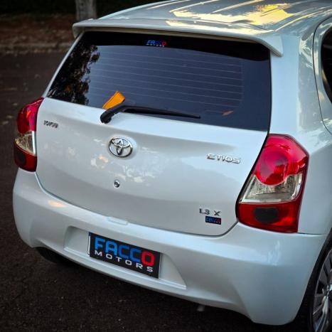 TOYOTA Etios Hatch 1.3 16V 4P FLEX X, Foto 18