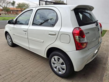 TOYOTA Etios Hatch 1.3 16V 4P FLEX X, Foto 4