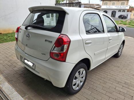 TOYOTA Etios Hatch 1.3 16V 4P FLEX X, Foto 5