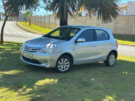 TOYOTA Etios Hatch 1.3 16V 4P FLEX XS, Foto 2