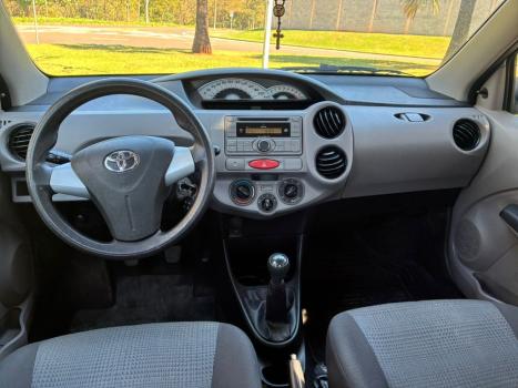 TOYOTA Etios Hatch 1.3 16V 4P FLEX XS, Foto 8
