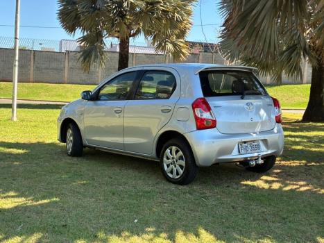 TOYOTA Etios Hatch 1.3 16V 4P FLEX XS, Foto 9