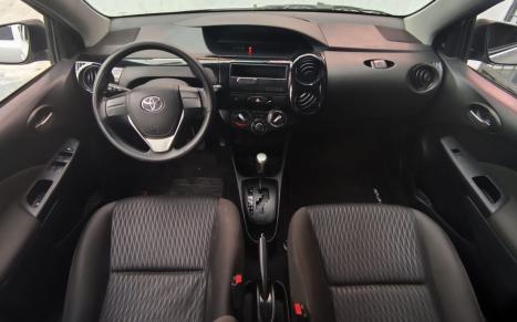 TOYOTA Etios Hatch 1.3 16V 4P FLEX X AUTOMÁTICO, Foto 6