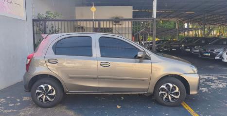 TOYOTA Etios Hatch 1.3 16V 4P FLEX X AUTOMÁTICO, Foto 4