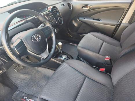 TOYOTA Etios Hatch 1.3 16V 4P FLEX X AUTOMÁTICO, Foto 6