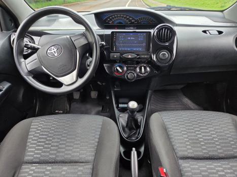TOYOTA Etios Hatch 1.3 16V 4P FLEX X, Foto 9