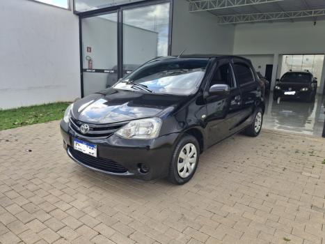 TOYOTA Etios Hatch 1.3 16V 4P FLEX X, Foto 2