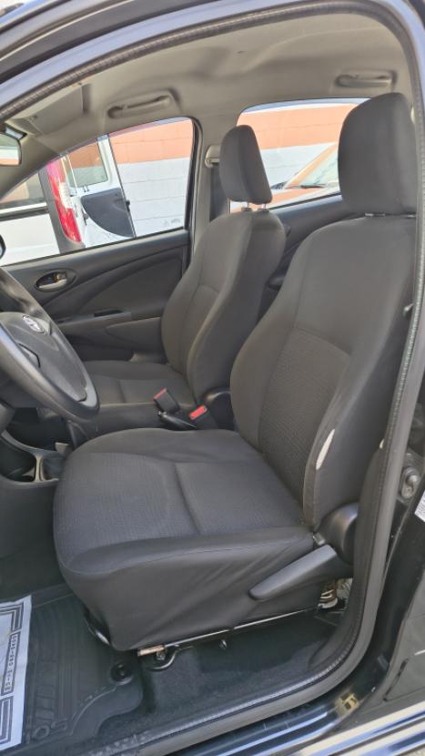 TOYOTA Etios Hatch 1.3 16V 4P FLEX X, Foto 2