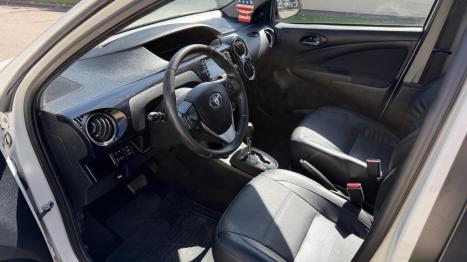 TOYOTA Etios Hatch 1.5 16V 4P FLEX PLATINUM AUTOMÁTICO, Foto 8
