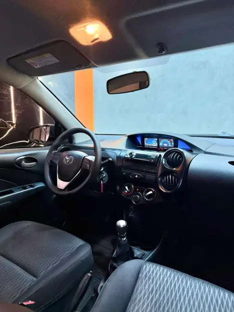 TOYOTA Etios Hatch 1.3 16V 4P FLEX X, Foto 10